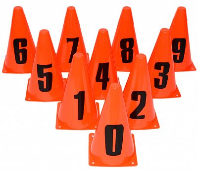 Set oranžových kuželů s číslicemi 0-9