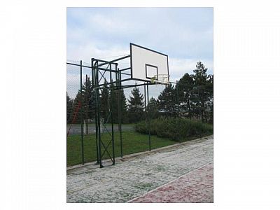 Basketbalová konstrukce příhradová, otočná, vysazení od 2,5 do 4 m (KOMAXIT)