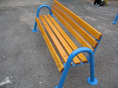 Lavička SC s opěradlem a područkami