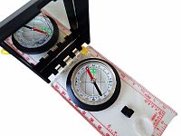 Buzola s krytem a se zrcátkem