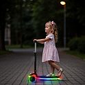 Dětská tříkolová koloběžka NILS Fun HLB1306 s LED deckem