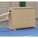Švédská bedna, rovná 6-dílná, bukové rohy, kůže, výška 110 cm